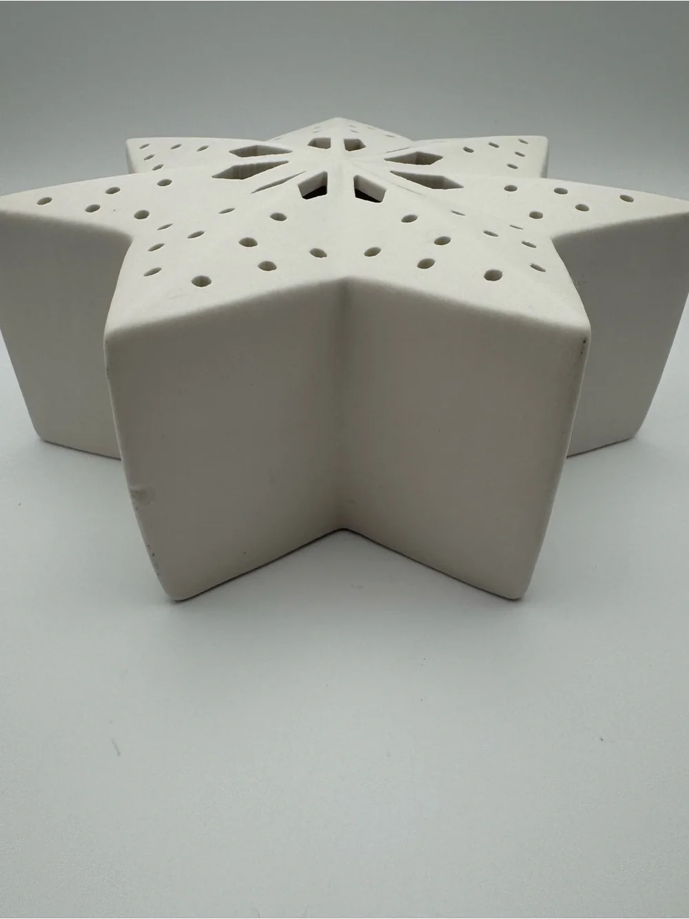 Crate & Barrel Medium LED White Ceramic Snowflake 7in Christmas Decor 684581 NWT